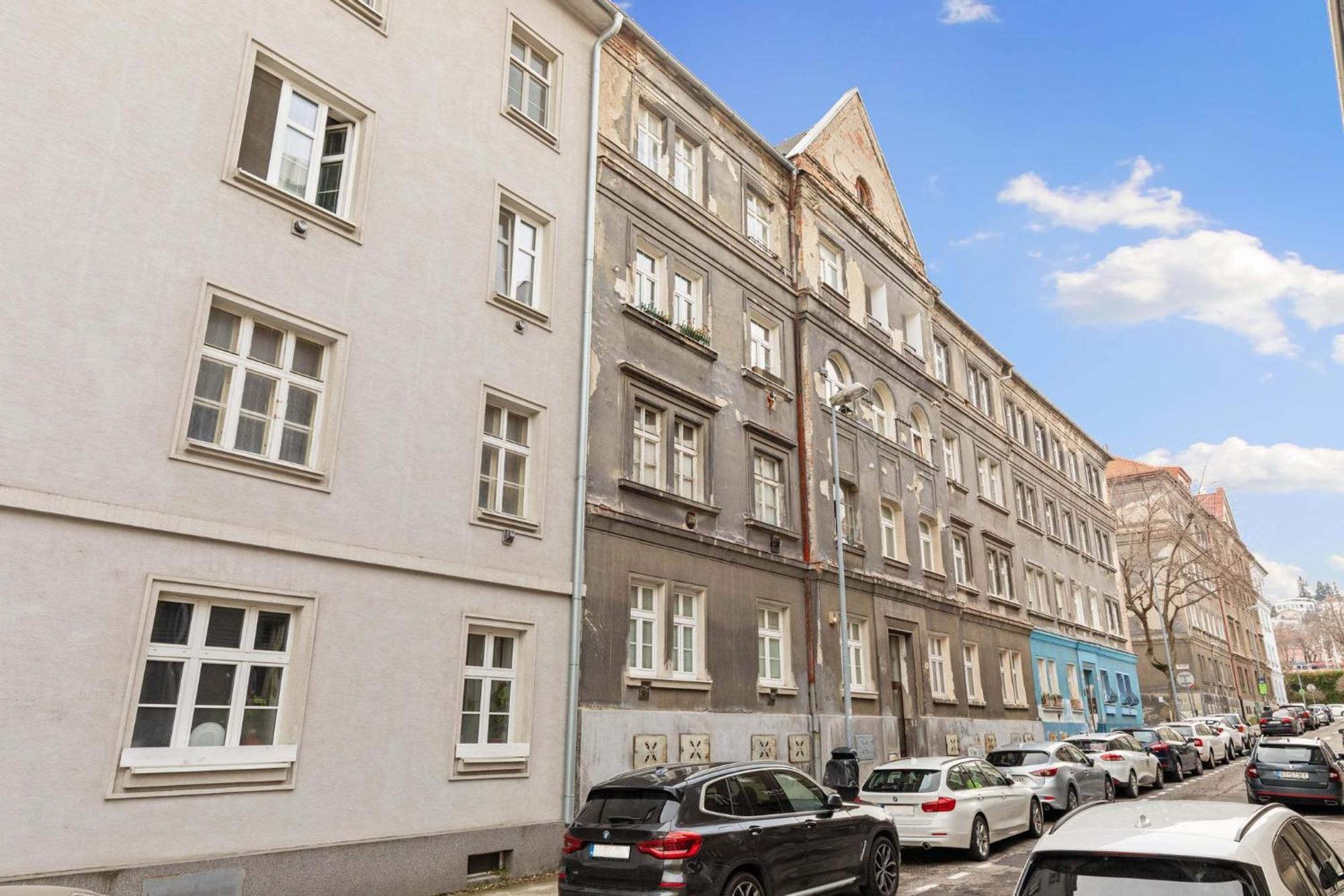 Air Conditioned Apartment 5 Min To Railway Station - Old Town Bratislava Exterior photo