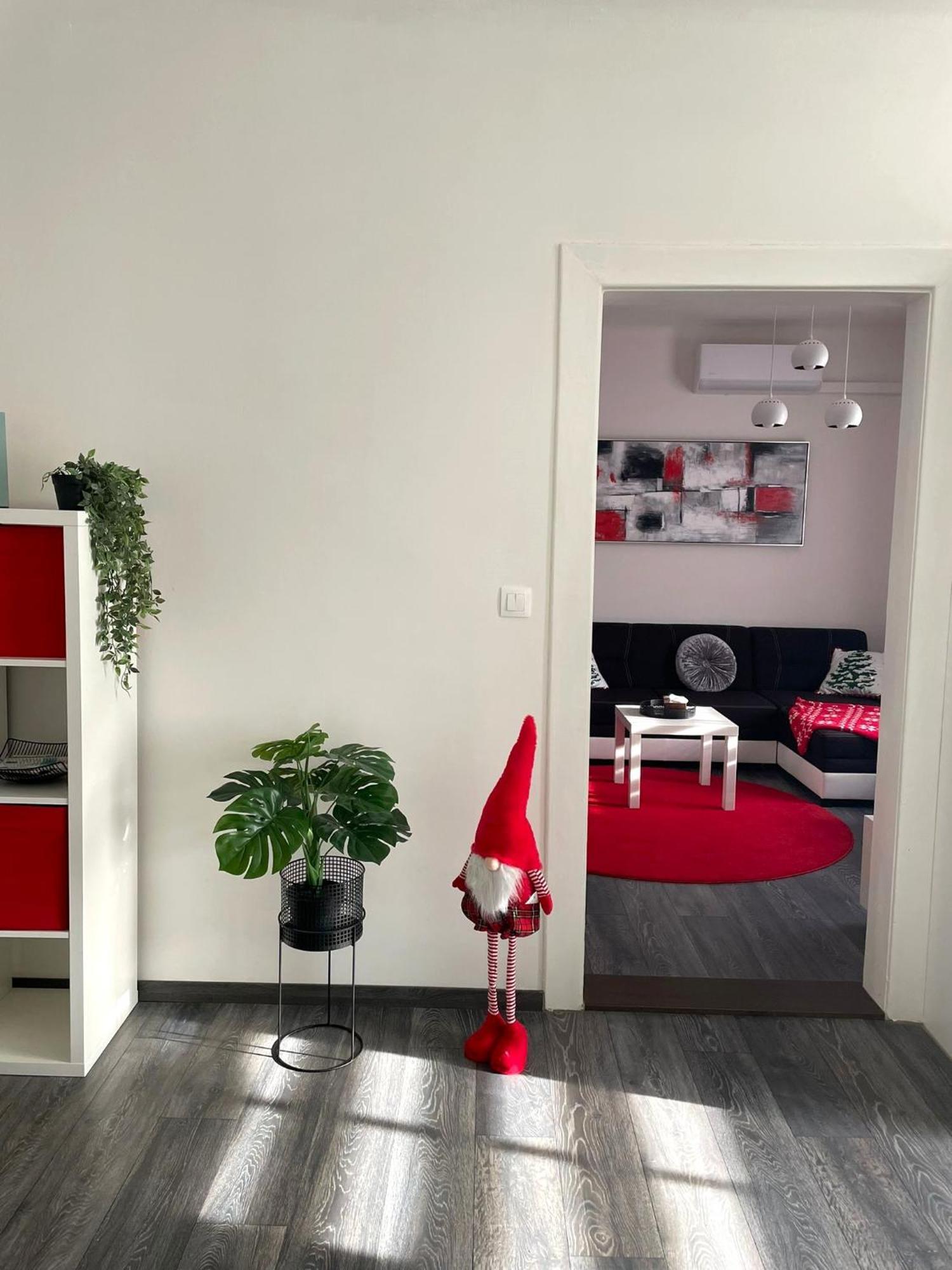 Air Conditioned Apartment 5 Min To Railway Station - Old Town Bratislava Exterior photo